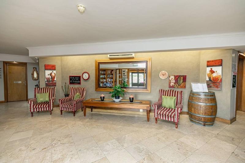 1 Bedroom Property for Sale in Bellair Western Cape